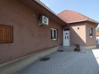 Piliscsv ingatlanok