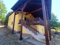 Pilissz�nt� ingatlanok